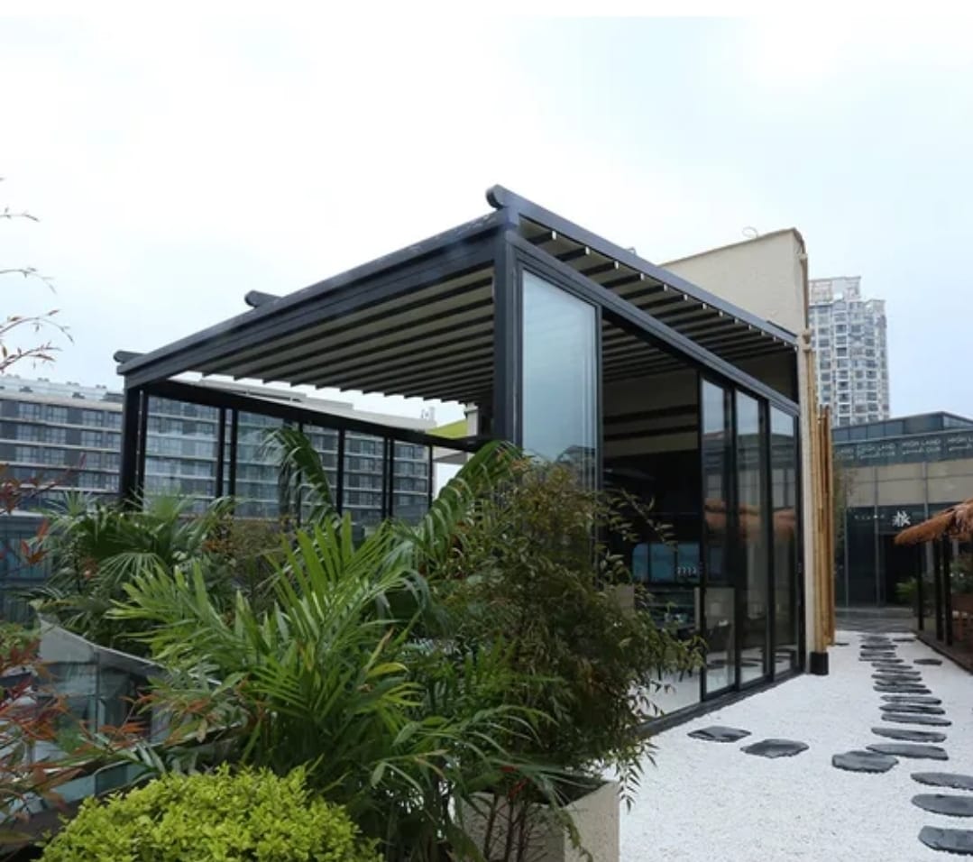 Retractable Commercial Awning - Image 9
